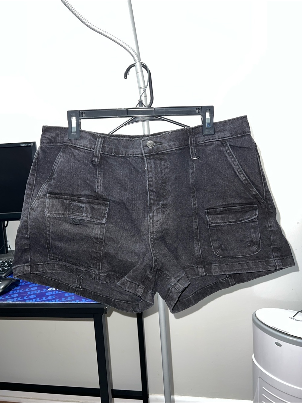 Like New Wild Fable Black Utility Cargo Women's Shorts